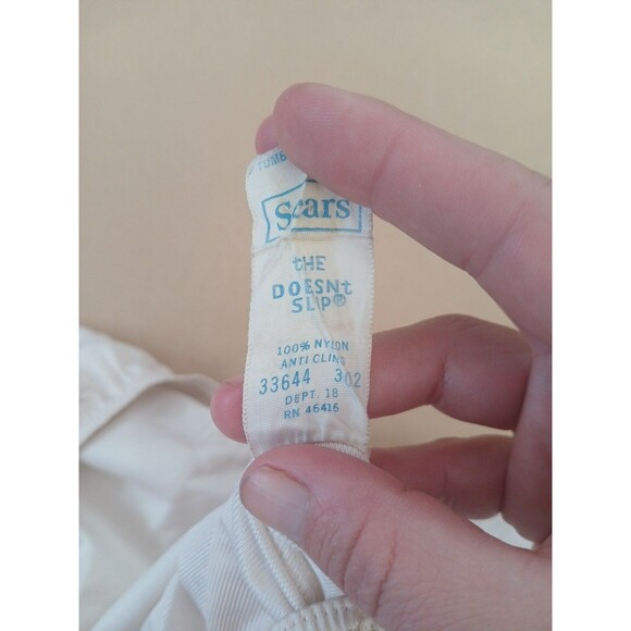 Vintage Sears The Doesnt Slip Ivory Lace Half Slip Nylon Skirt Slit Size Large - Picture 5 of 6